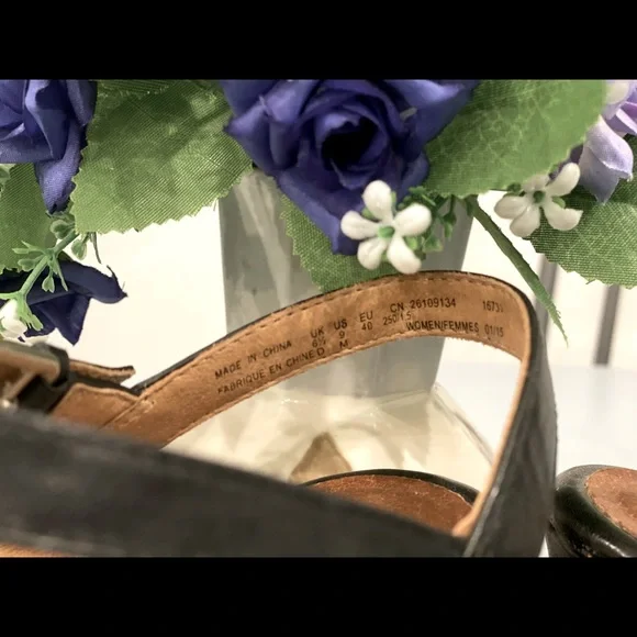 Comfortable Clark Wedge - Picture 5 of 8